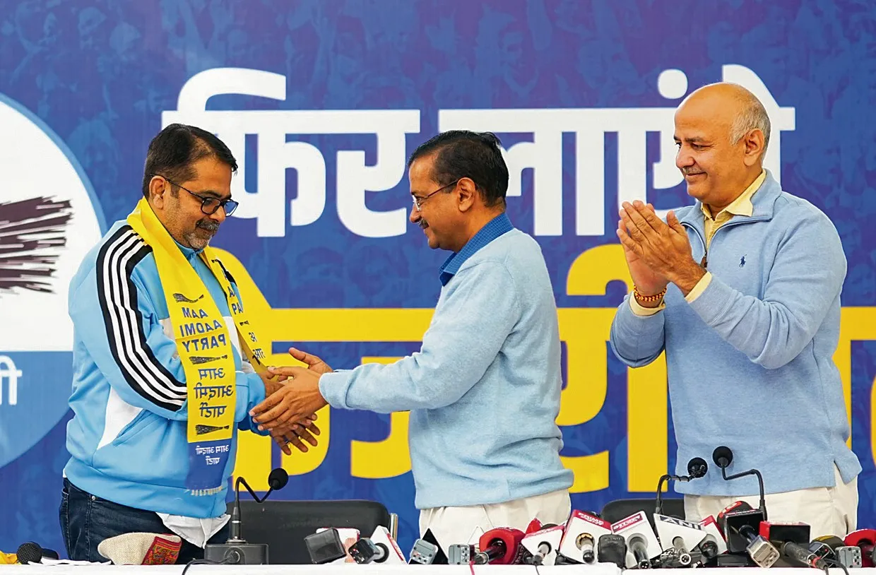UPSC coaching teacher Oudh Ojha joins AAP