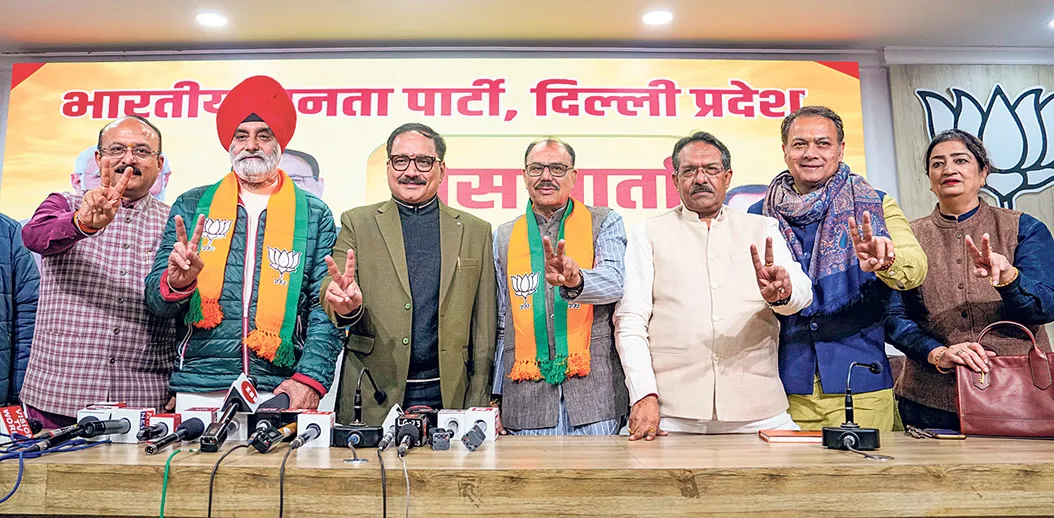 Delhi: Former MLA Sukhbir Dalal joins BJP