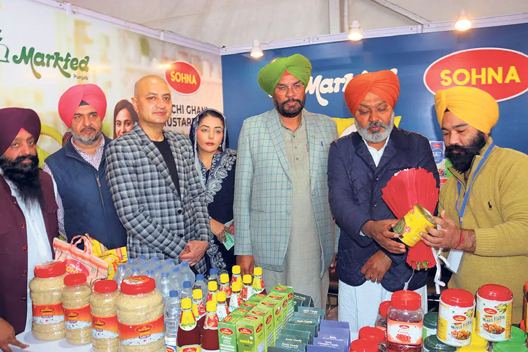 Exhibition centers will be opened in big cities: Cheema