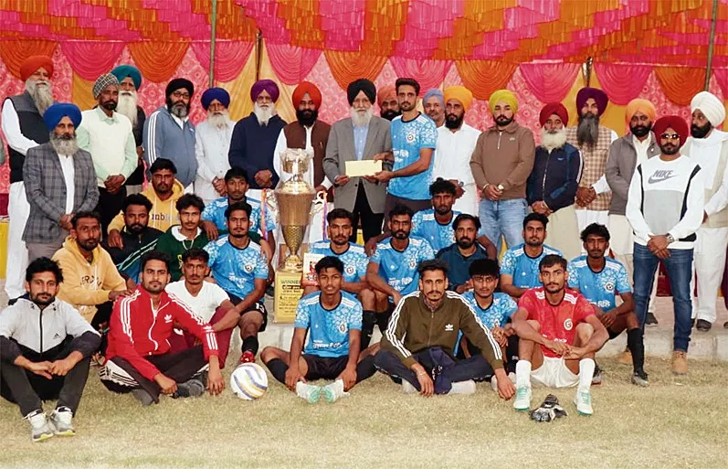 Flag winners in the round football tournament