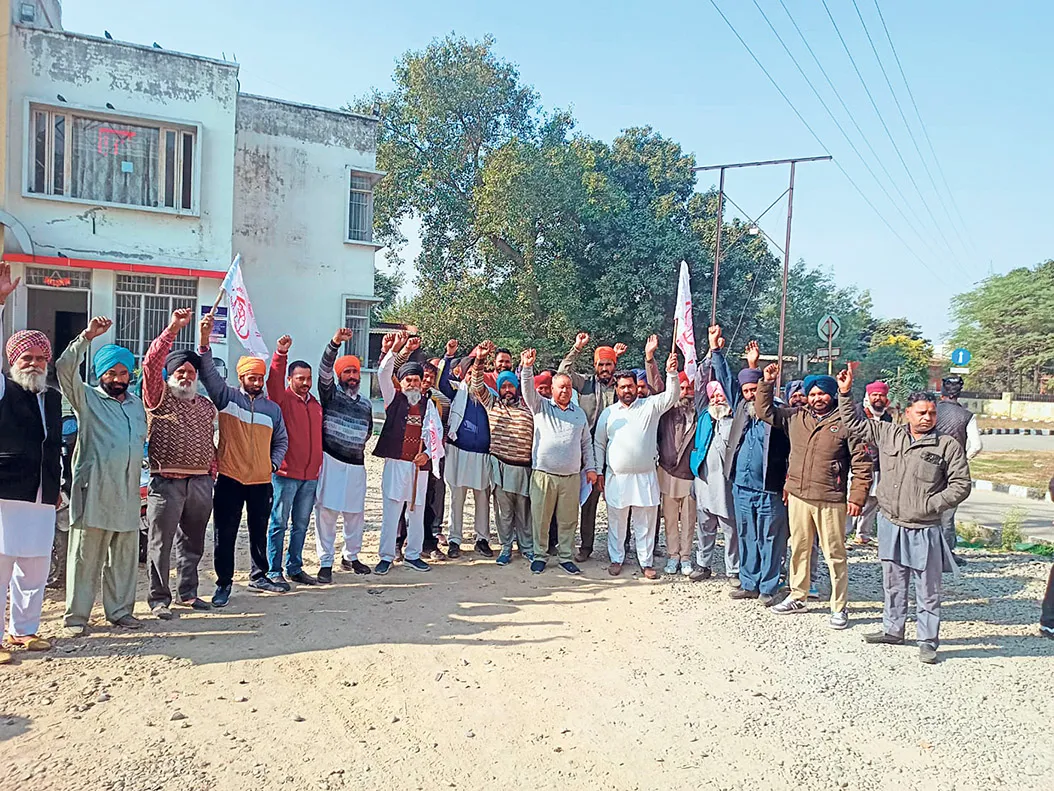 Dharna to stop Jugadu street in Taran Taran