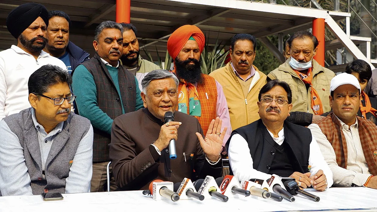 AAP must fulfill old guarantees first: Kalia