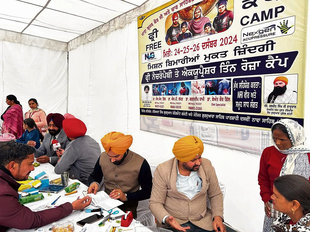 Examination of thousand persons during the camp
