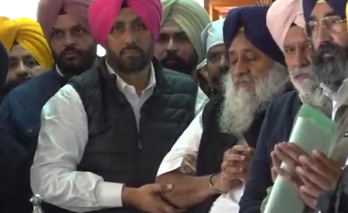 After completing the religious punishment, Sukhbir Badal and other leaders appeared before Sri Akal Takht for Khima Yachna.