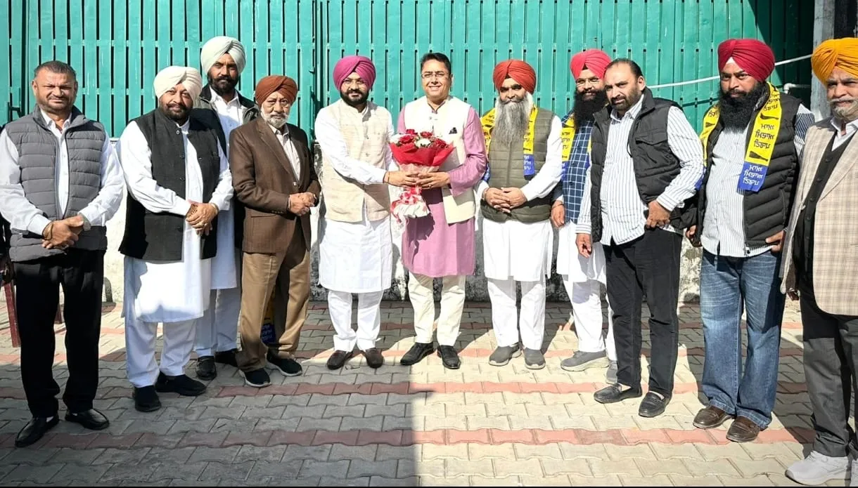 A blow to the Akali Dal; Classical leader Rajinder Jeet joined AAP