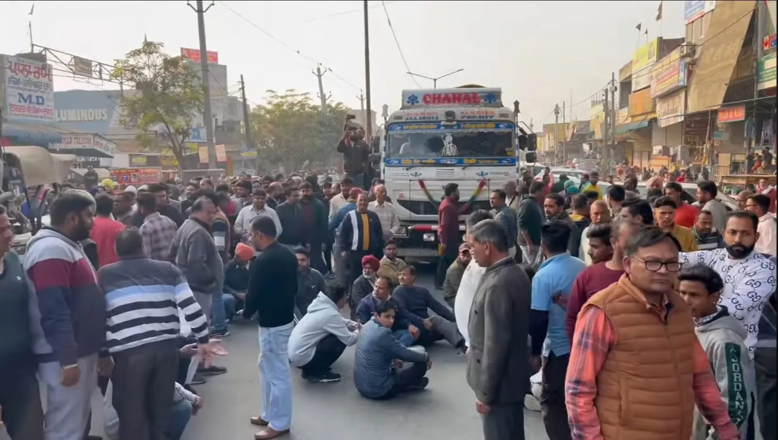 The Bajakhana-Barnala road was blocked in protest against the checking of the GST department