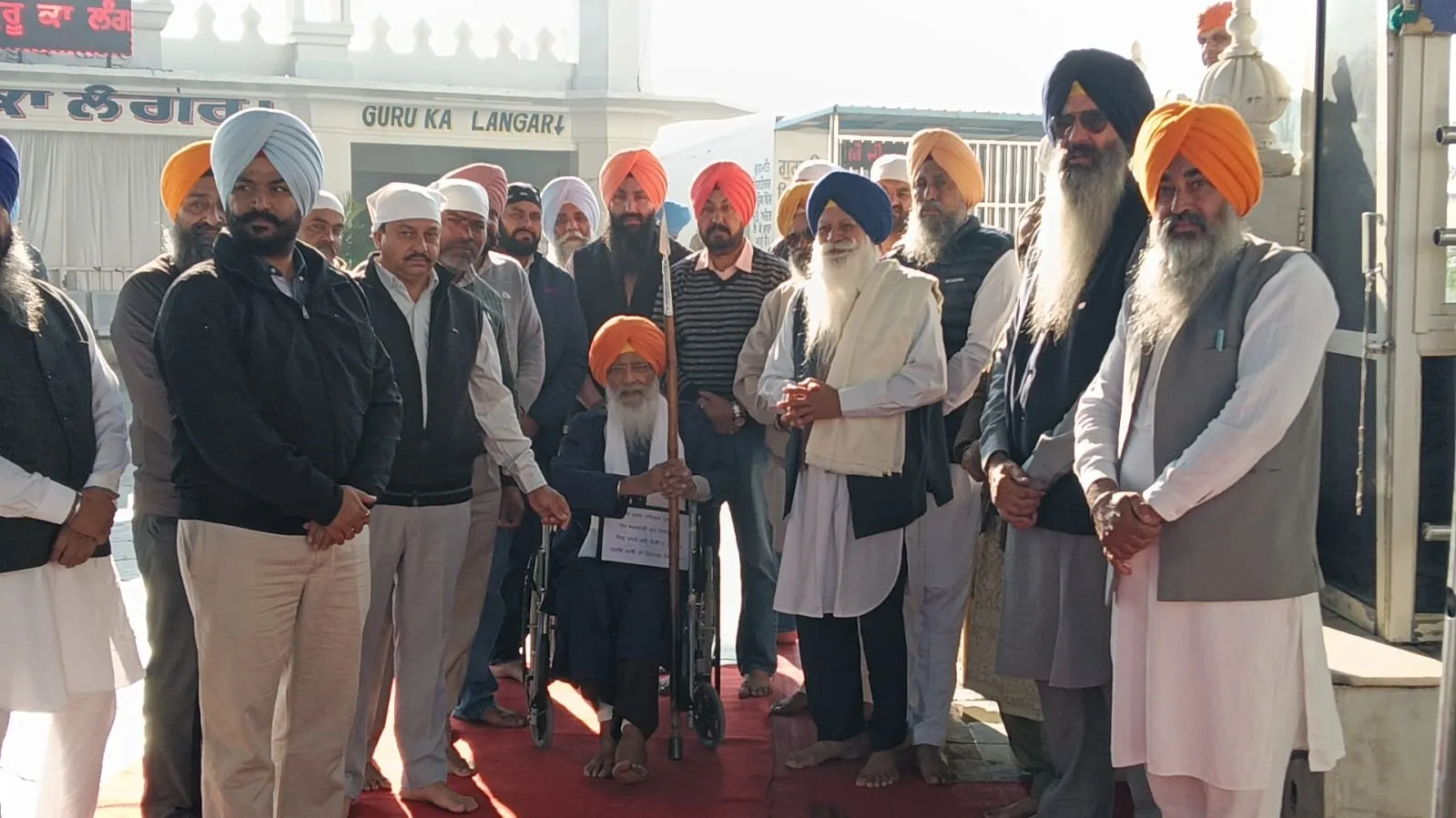 Sukhdev Singh Dhindsa arrived to perform service at Takht Sri Kesgarh Sahib