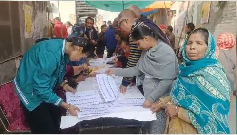 Jalandhar: Voters faced difficulty in finding the polling booth