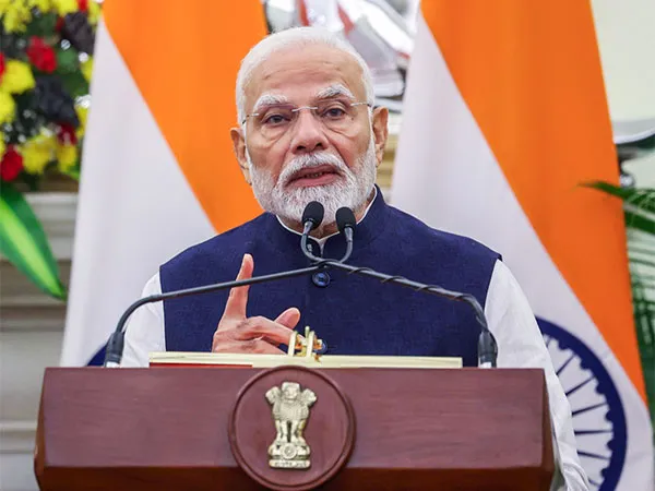 PM Modi mocks Kejriwal ‘I too could have built a Sheesh Mahal’