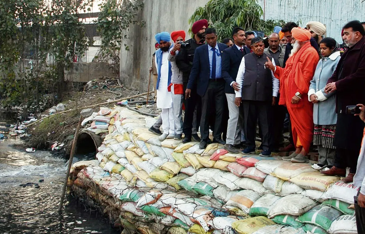 Governor Visit to Old River