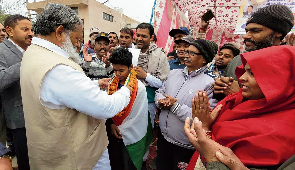Marathon runner Sanya Panchal was welcomed on reaching Ambala Cantonment