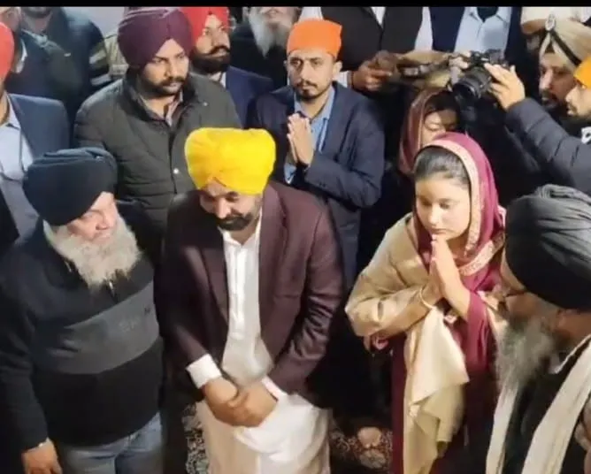 Chief Minister Bhagwant Mann along with his family paid obeisance at Gurudwara Sri Bhatta Sahib