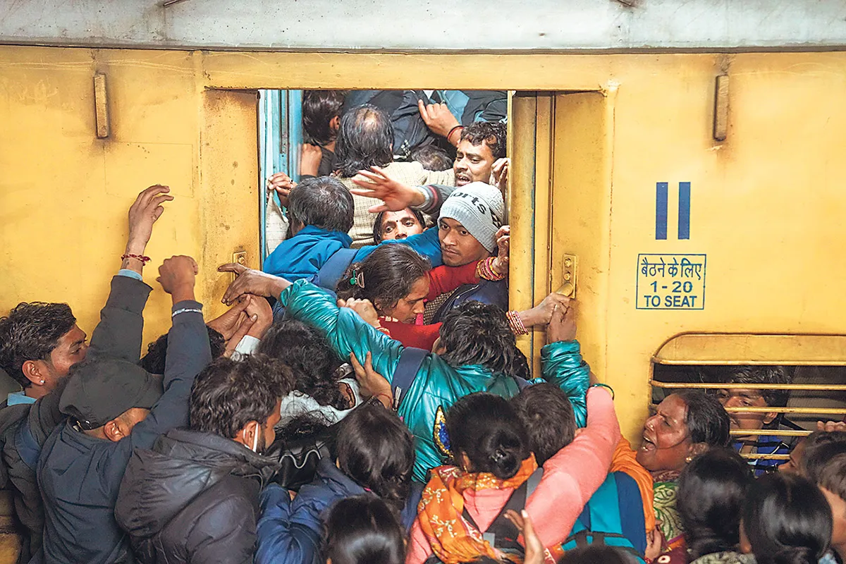 Railway Station Fire: The Delhi High Court asked Railways to take notice of the public interest petition