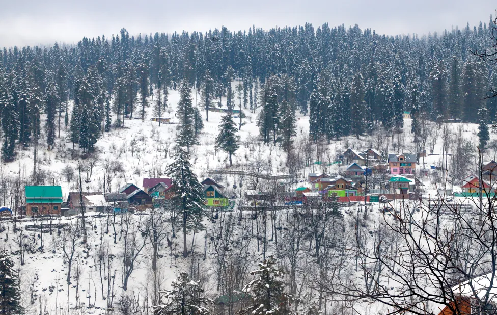 Jammu-Kashmir: Snowfall in high areas of Kashmir, rains in plants