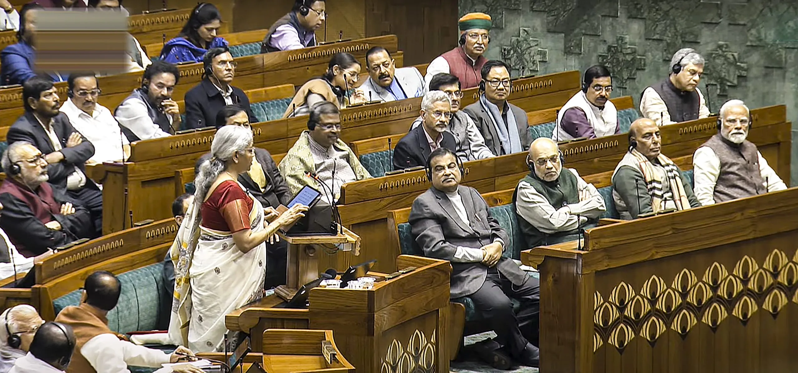 Budget: Lok Sabha operation from postponed, Finance Minister introduced Finance Bill in the House from Monday