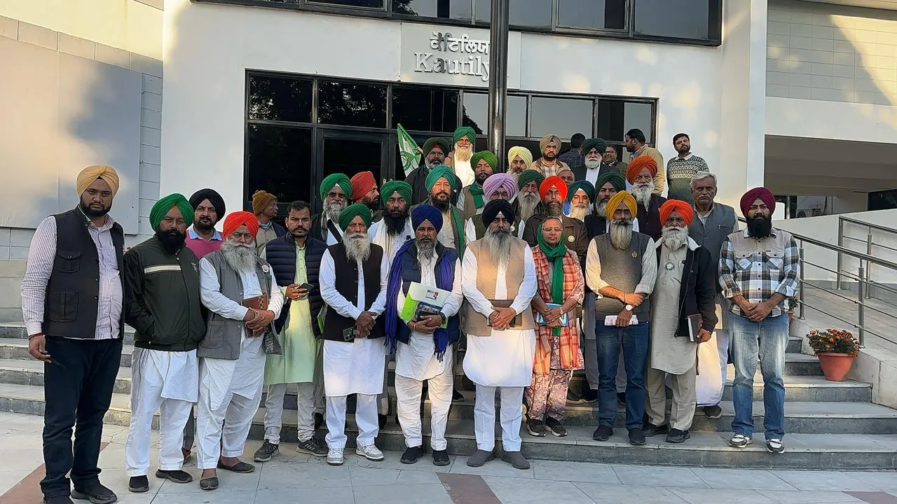 In Chandigarh, Union Minister Prahlalha Joshi and farmers start meeting between farmers