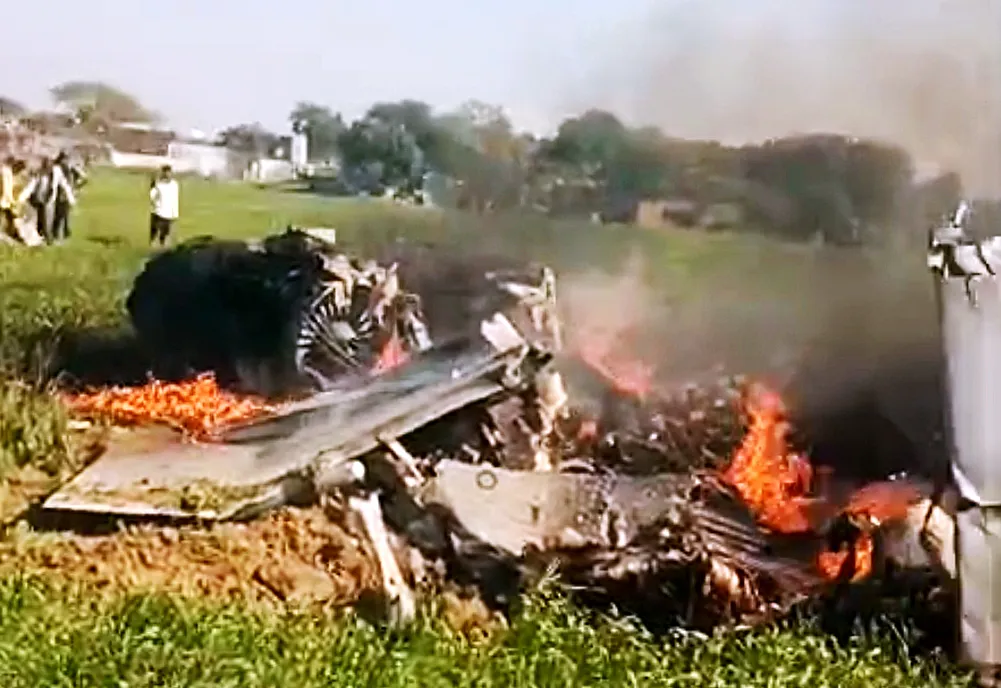 Iaf mirage The Mirig of Indian Air Force Mirigity ship crash, both pilot safe