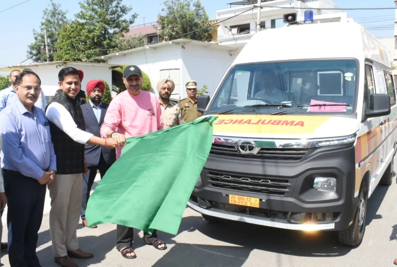 Rajya Sabha member Harbhajan Singh offering three ambulances